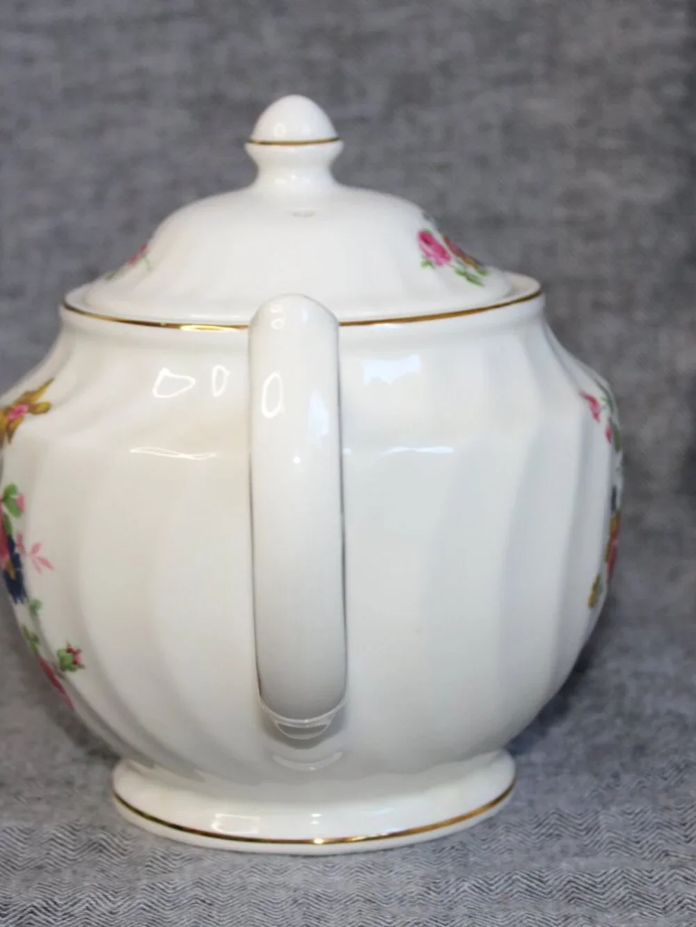 Vtg/MCM Sadler 'Windsor' Floral Teapot w/ Lid